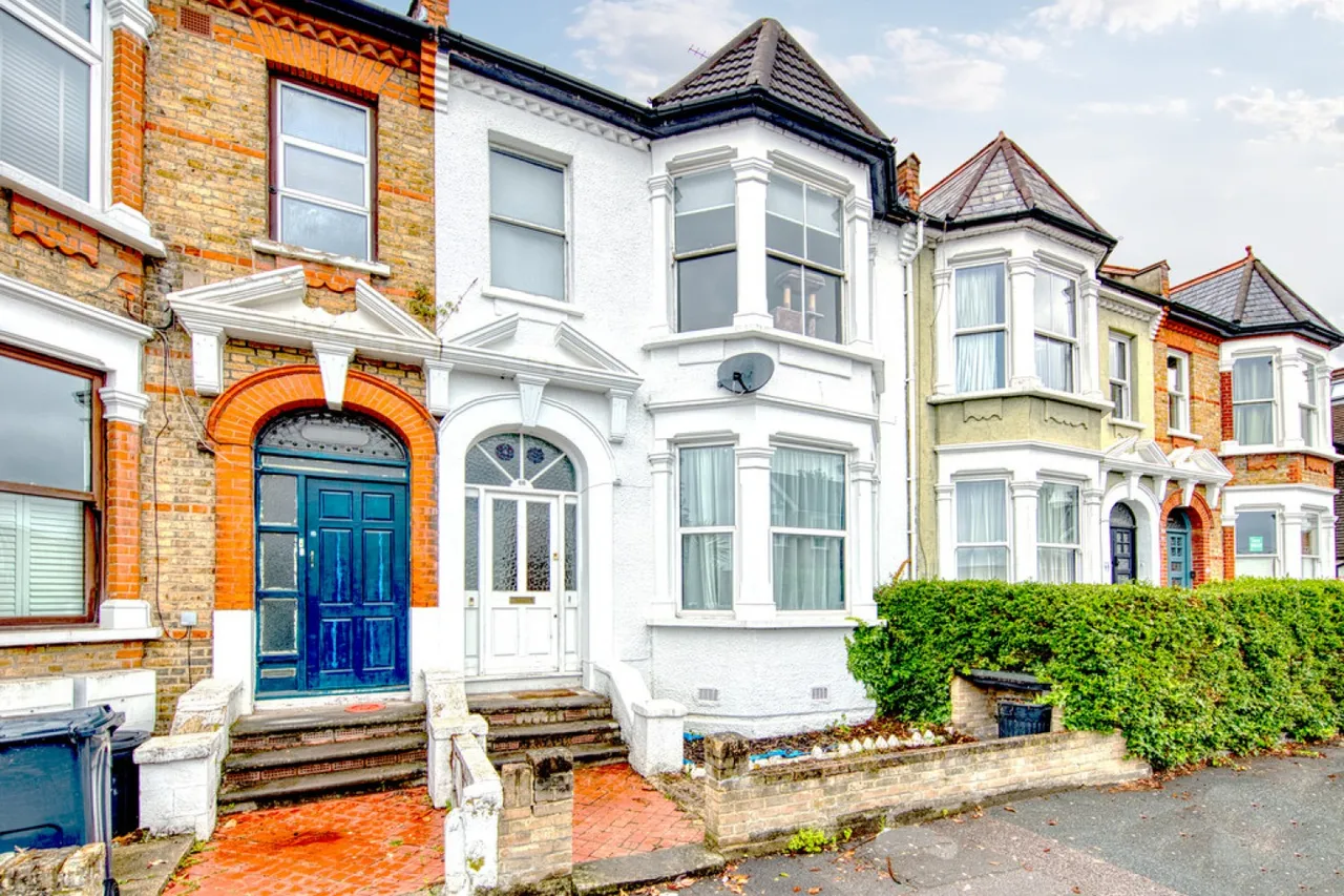 2 bed flat for sale — Marlborough Road, South Woodford