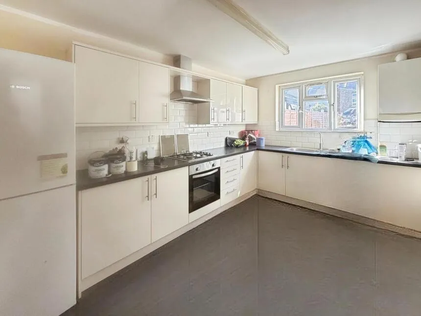 Third Avenue, London, E12, photo 2
