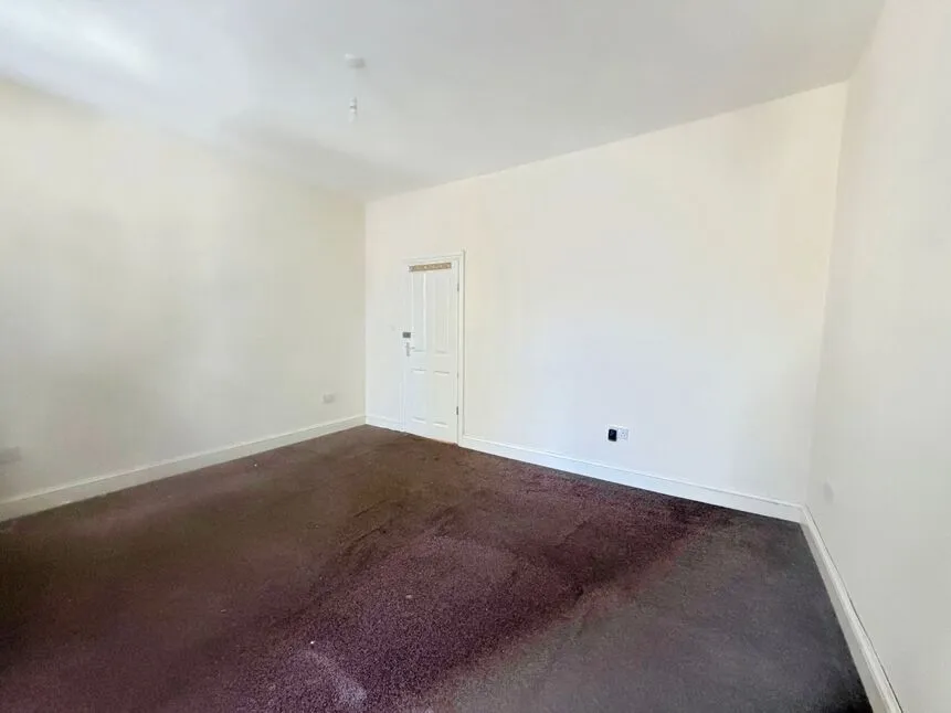 Third Avenue, London, E12, photo 4