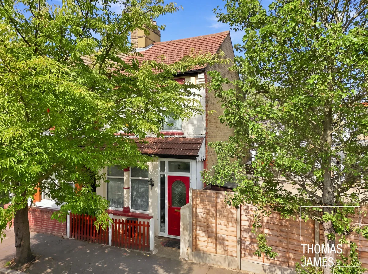 2 bed house for sale, London, N18