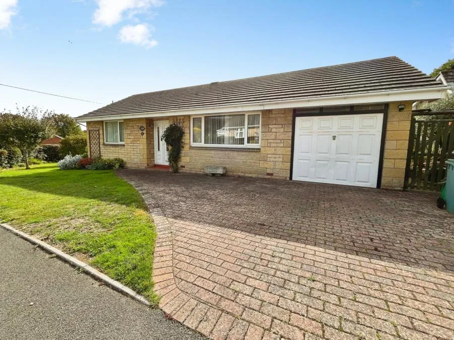2 bed house for sale, Brookedge, Brighstone, PO30