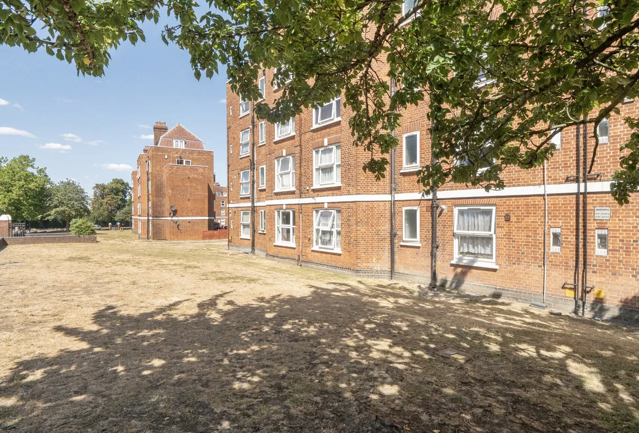 Hatfeild Mead, Morden, SM4 5PE, photo 15
