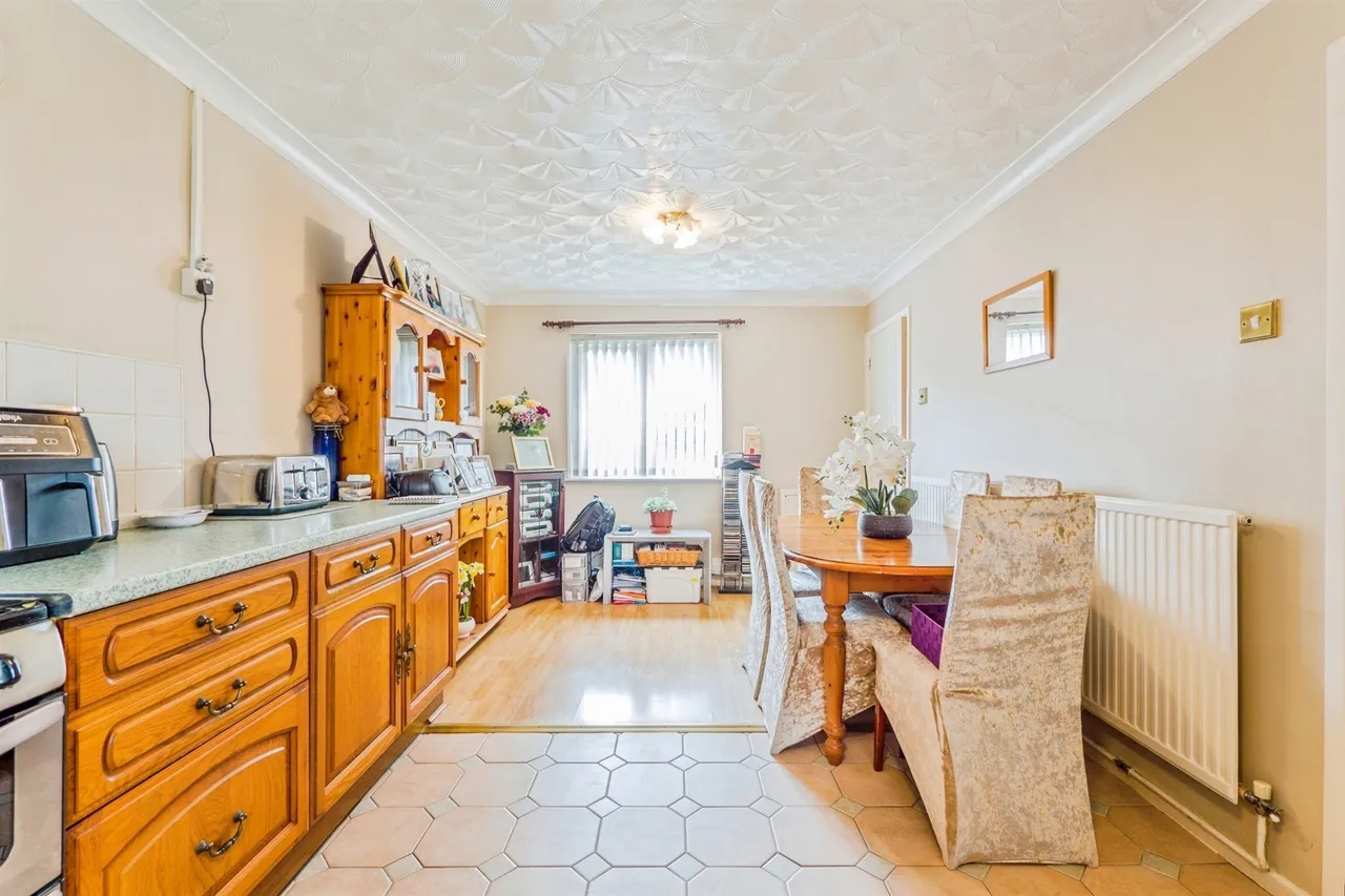 Coed-Y-Gores, Llanedeyrn, CF23, photo 6