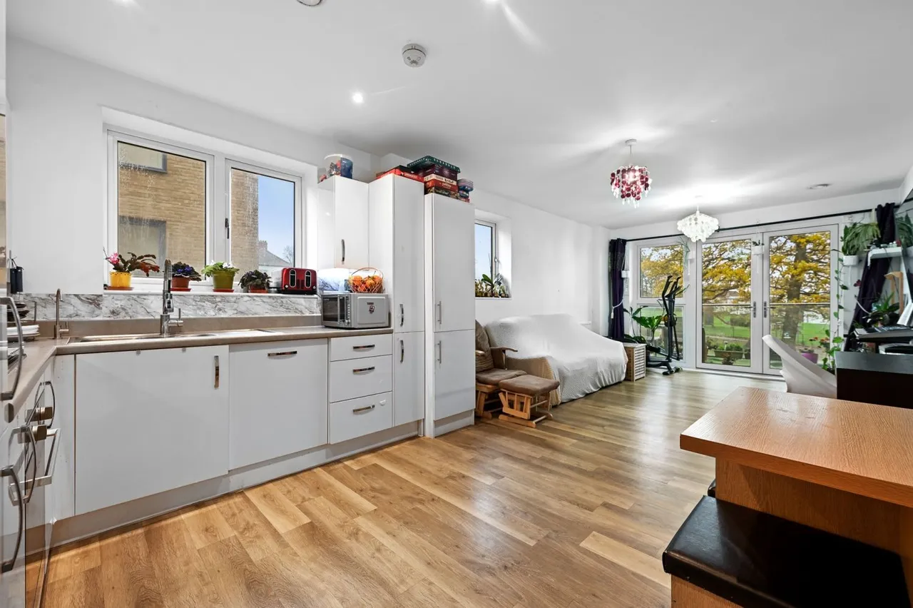 Ridding Lane, Greenford, UB6, photo 2