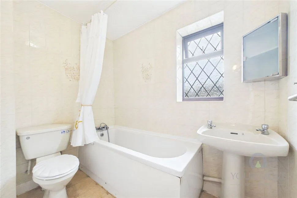 Shatterstone, Northampton, NN4, photo 10