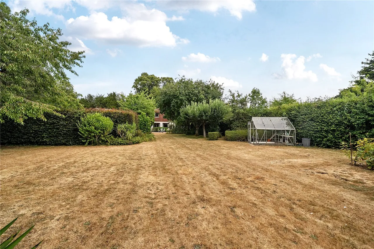 Tunworth Road, Mapledurwell, Basingstoke, Hampshire, RG25 2LU, photo 6
