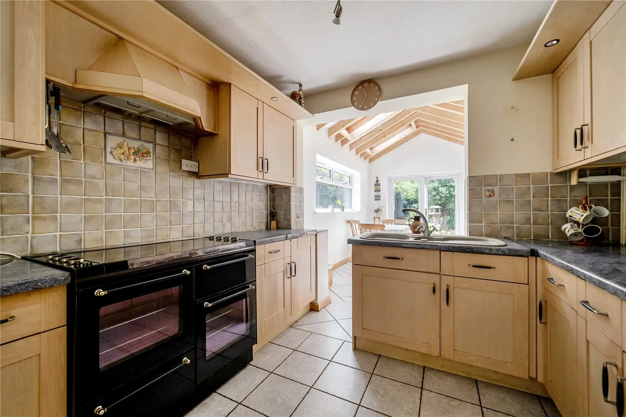 Tunworth Road, Mapledurwell, Basingstoke, Hampshire, RG25 2LU, photo 9