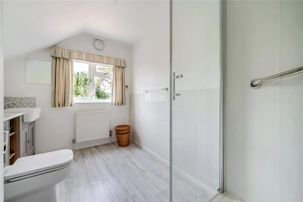 Tunworth Road, Mapledurwell, Basingstoke, Hampshire, RG25 2LU, photo 18