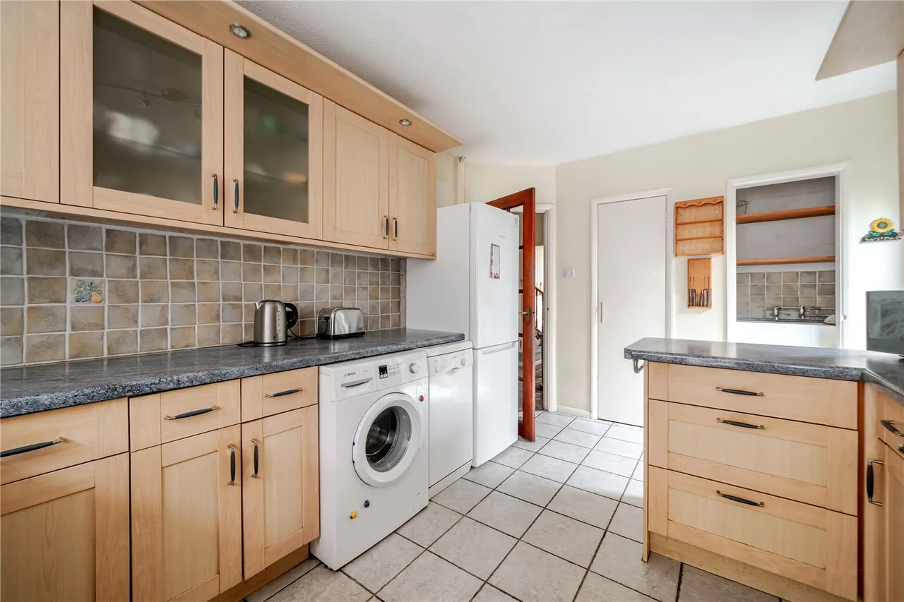 Tunworth Road, Mapledurwell, Basingstoke, Hampshire, RG25 2LU, photo 10
