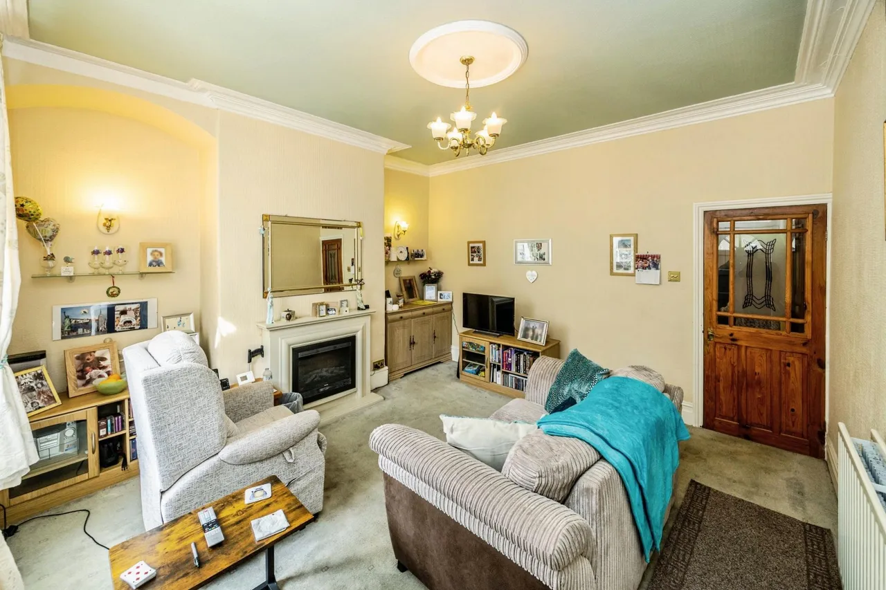 2 bed house for sale, Smithy Carr Lane, Brighouse, HD6