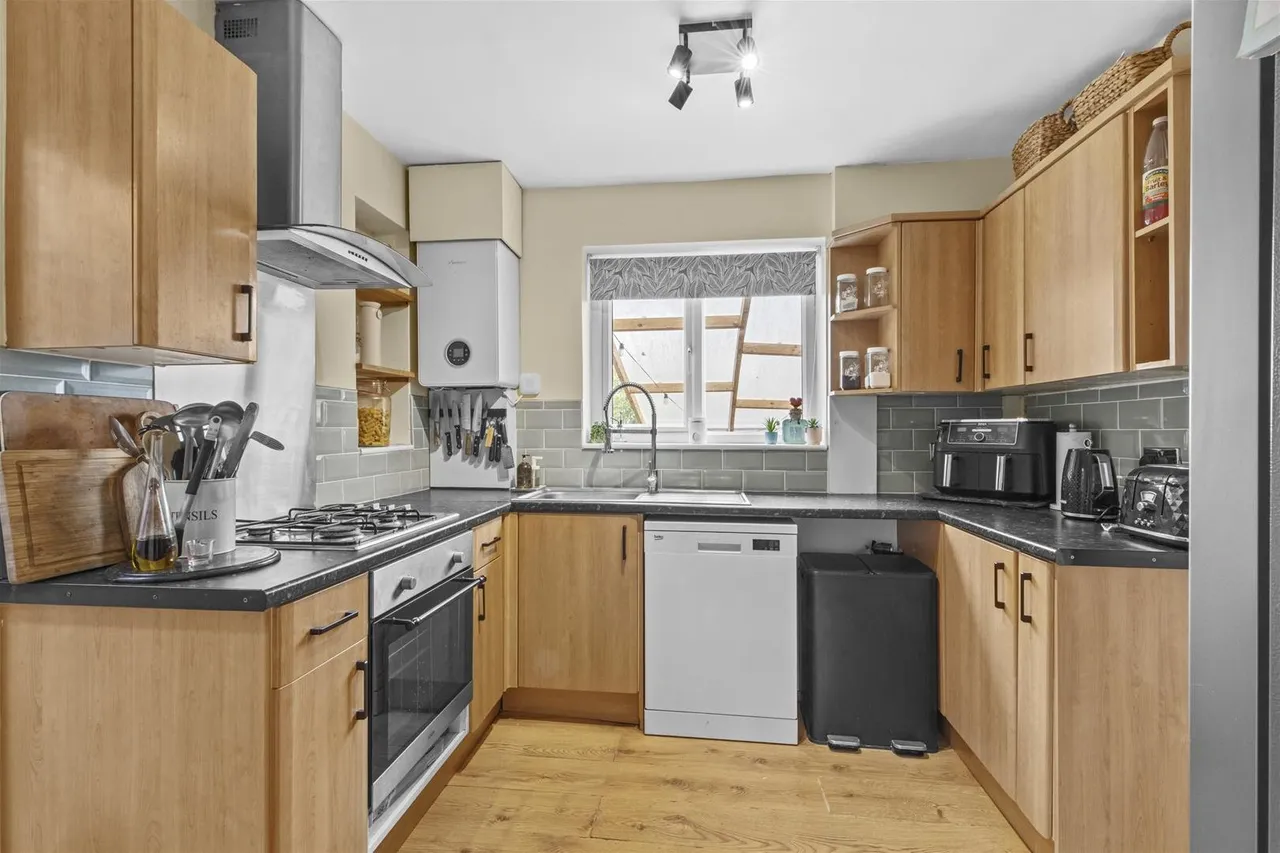 Hillary Road, High Wycombe, HP13, photo 9