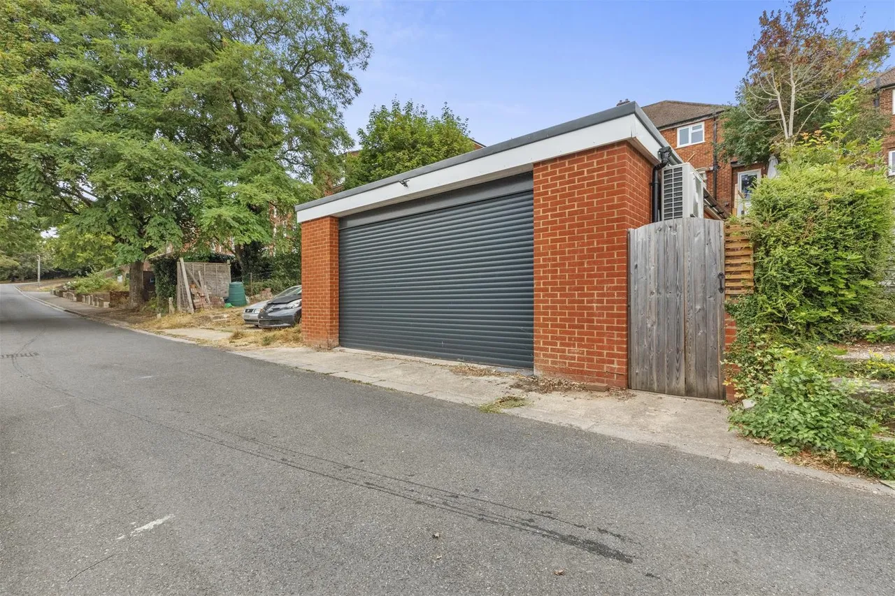 Hillary Road, High Wycombe, HP13, photo 15
