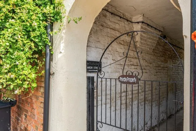 High Street, Amersham, HP7, photo 18