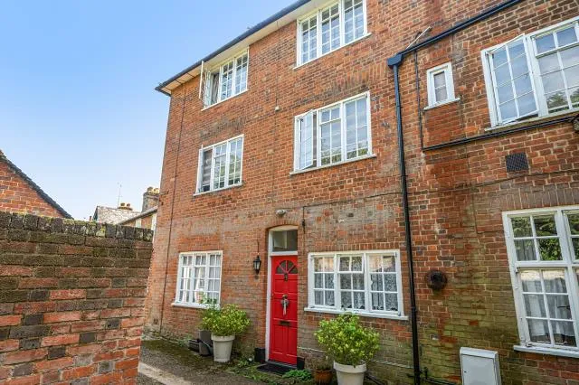 2 bed flat for sale, High Street, Amersham, HP7