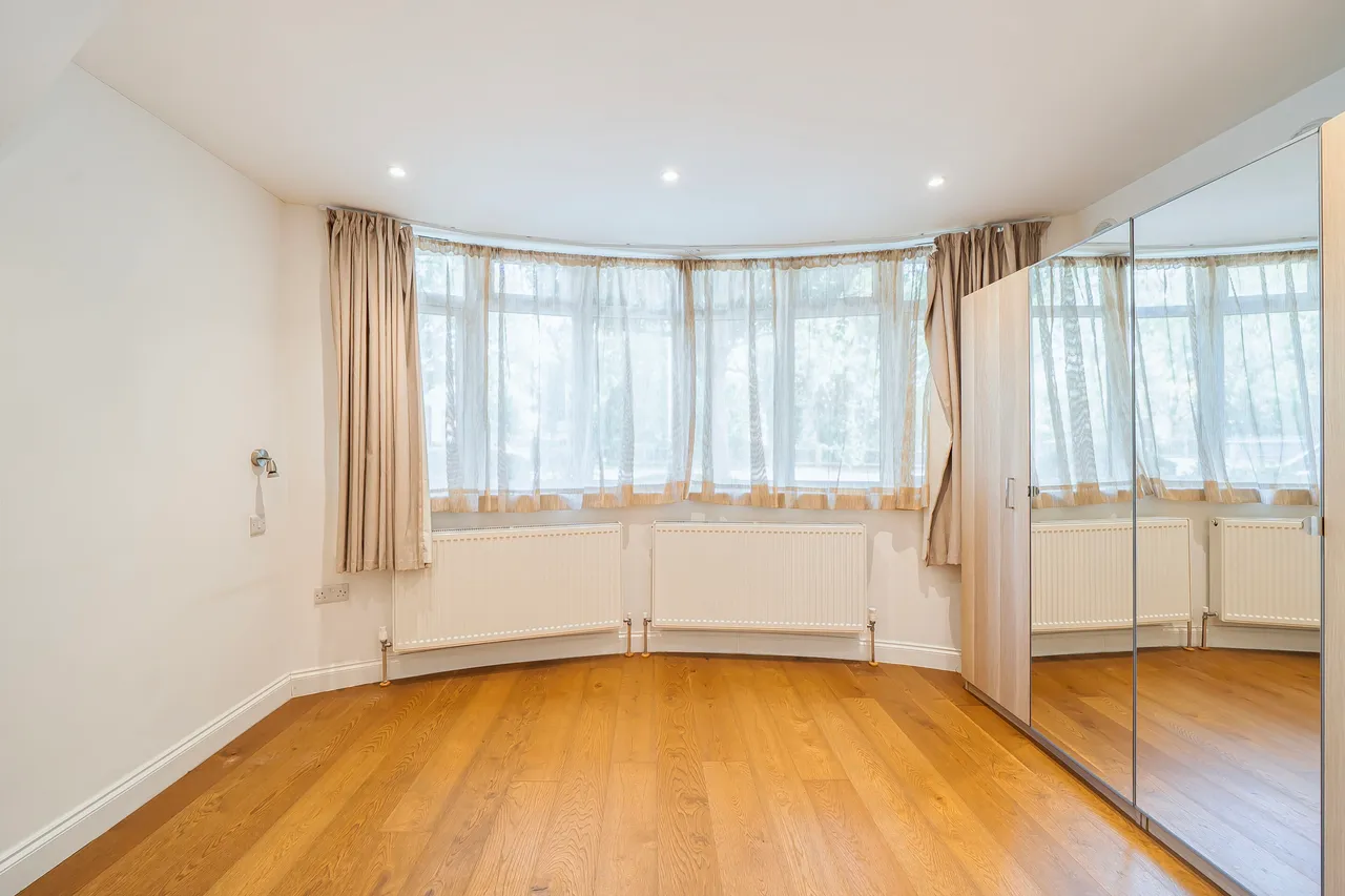 High Road, Ickenham, UB10, photo 4