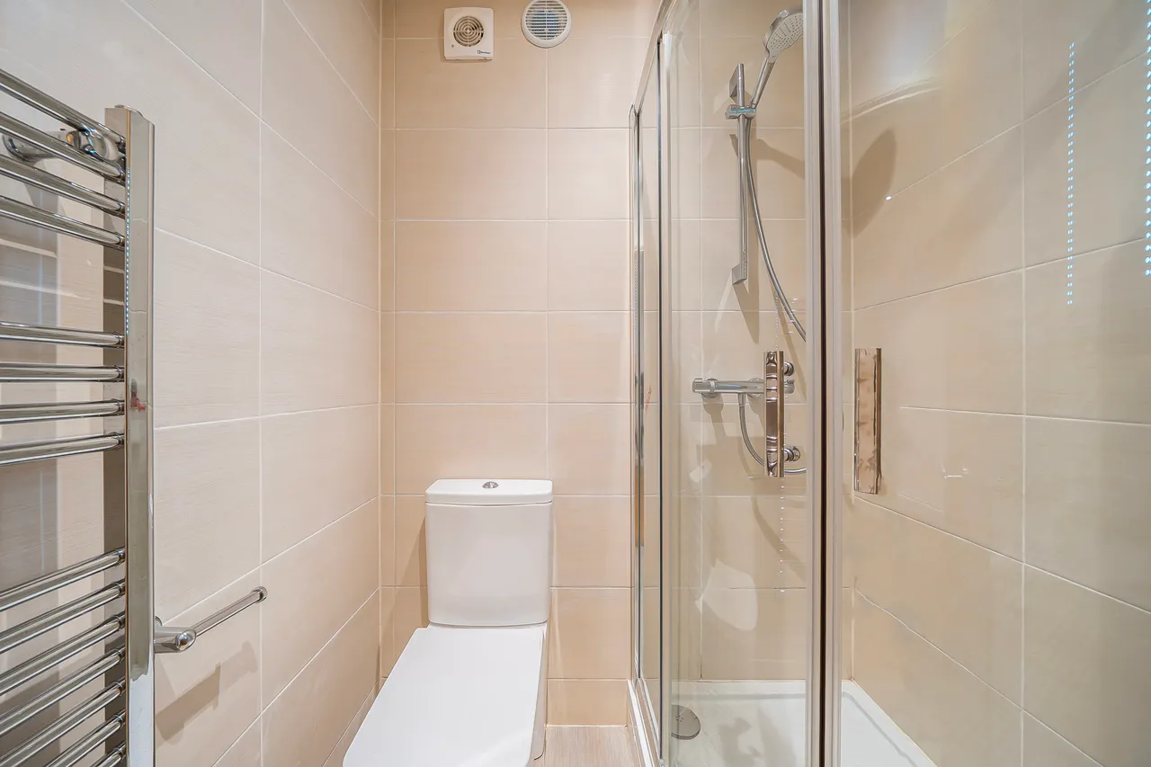 High Road, Ickenham, UB10, photo 8