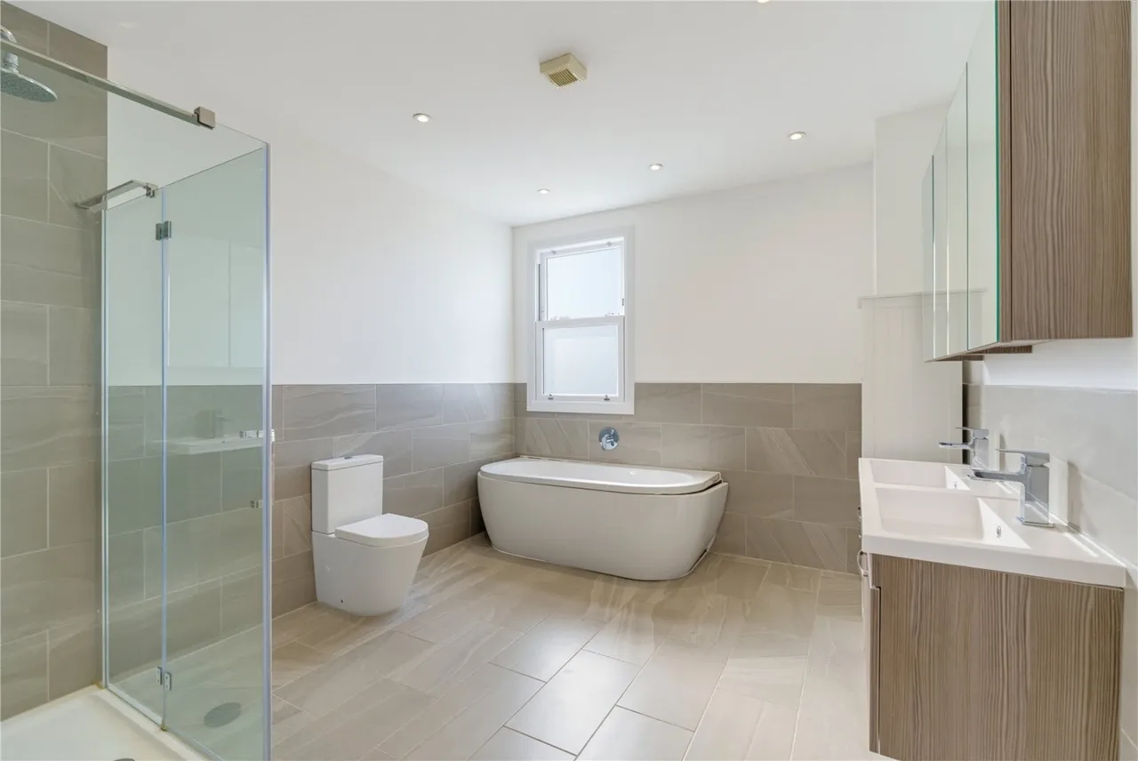 Brocklebank Road, London, SW18, photo 7