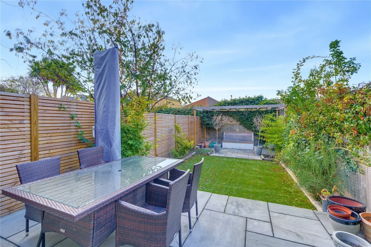 Brocklebank Road, London, SW18, photo 10