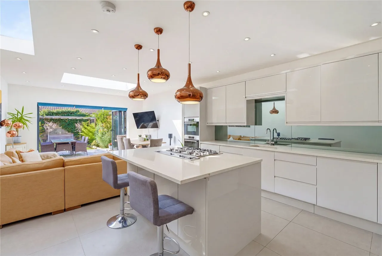 4 bed house for sale, Brocklebank Road, London, SW18