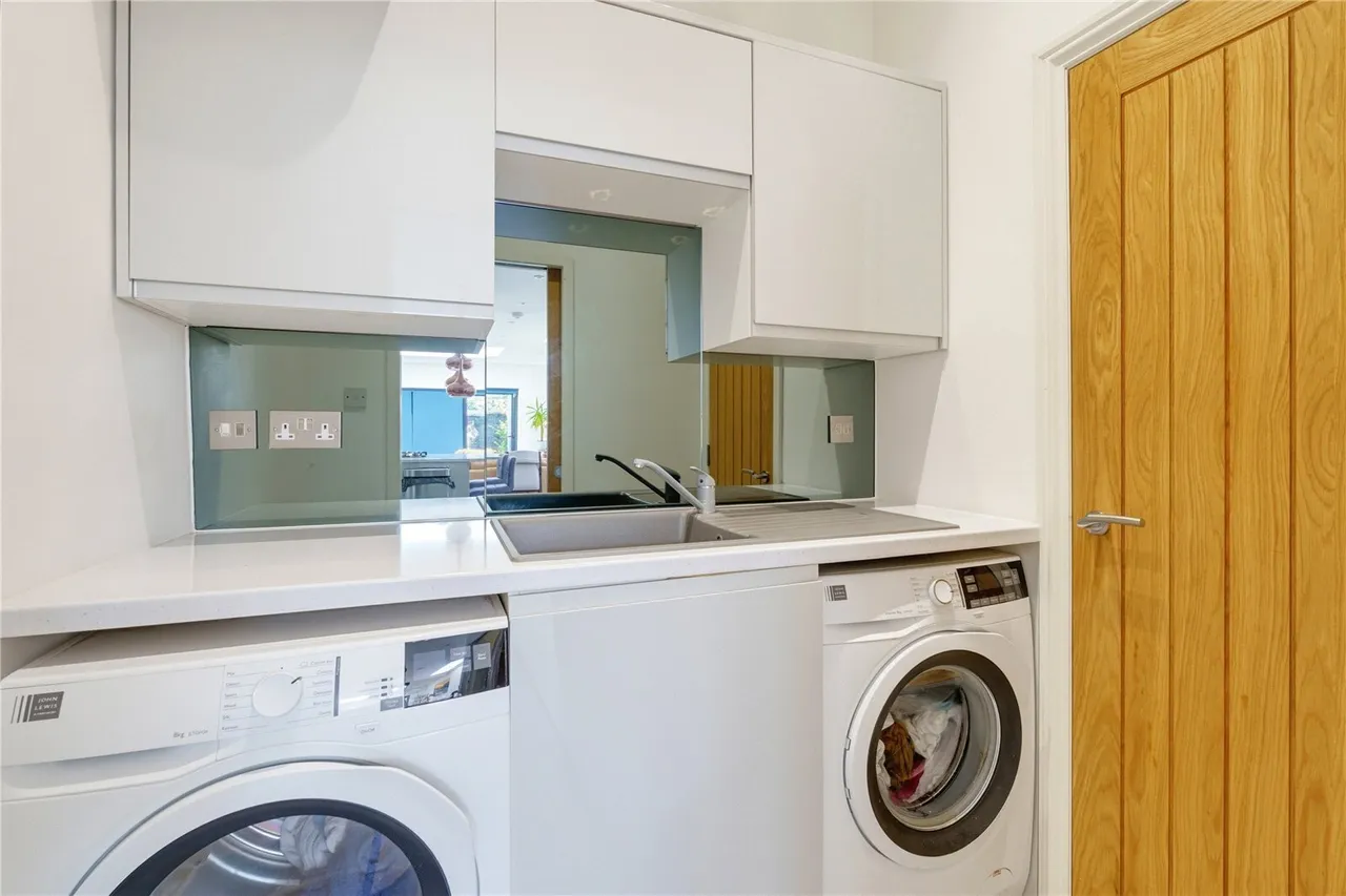 Brocklebank Road, London, SW18, photo 9