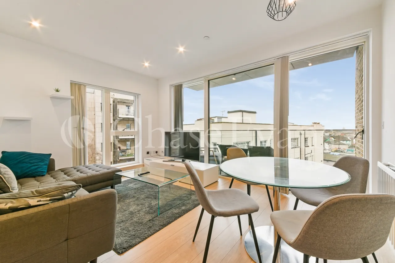 2 bed flat for sale — Morello, Cherry Orchard Road, Croydon, London, CR0
