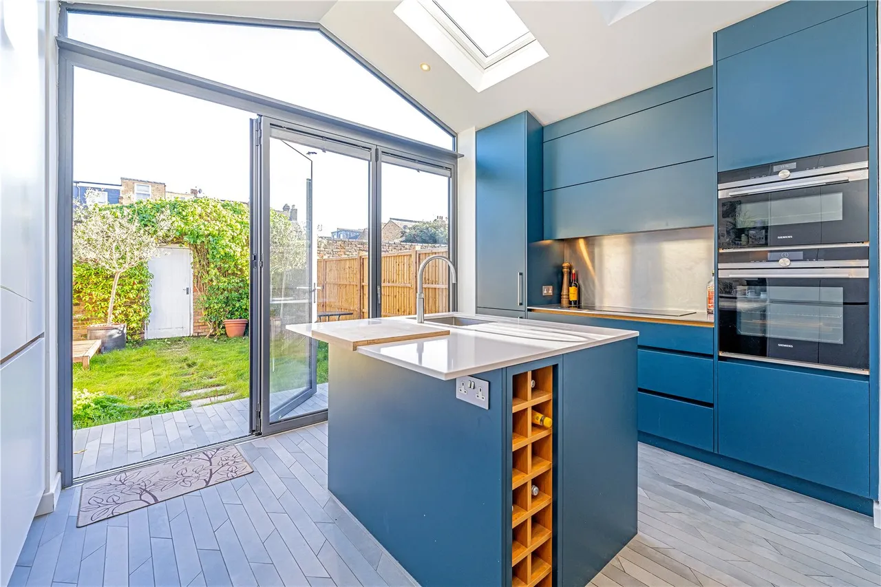 Hollies Close, Twickenham, TW1 4NL, photo 2