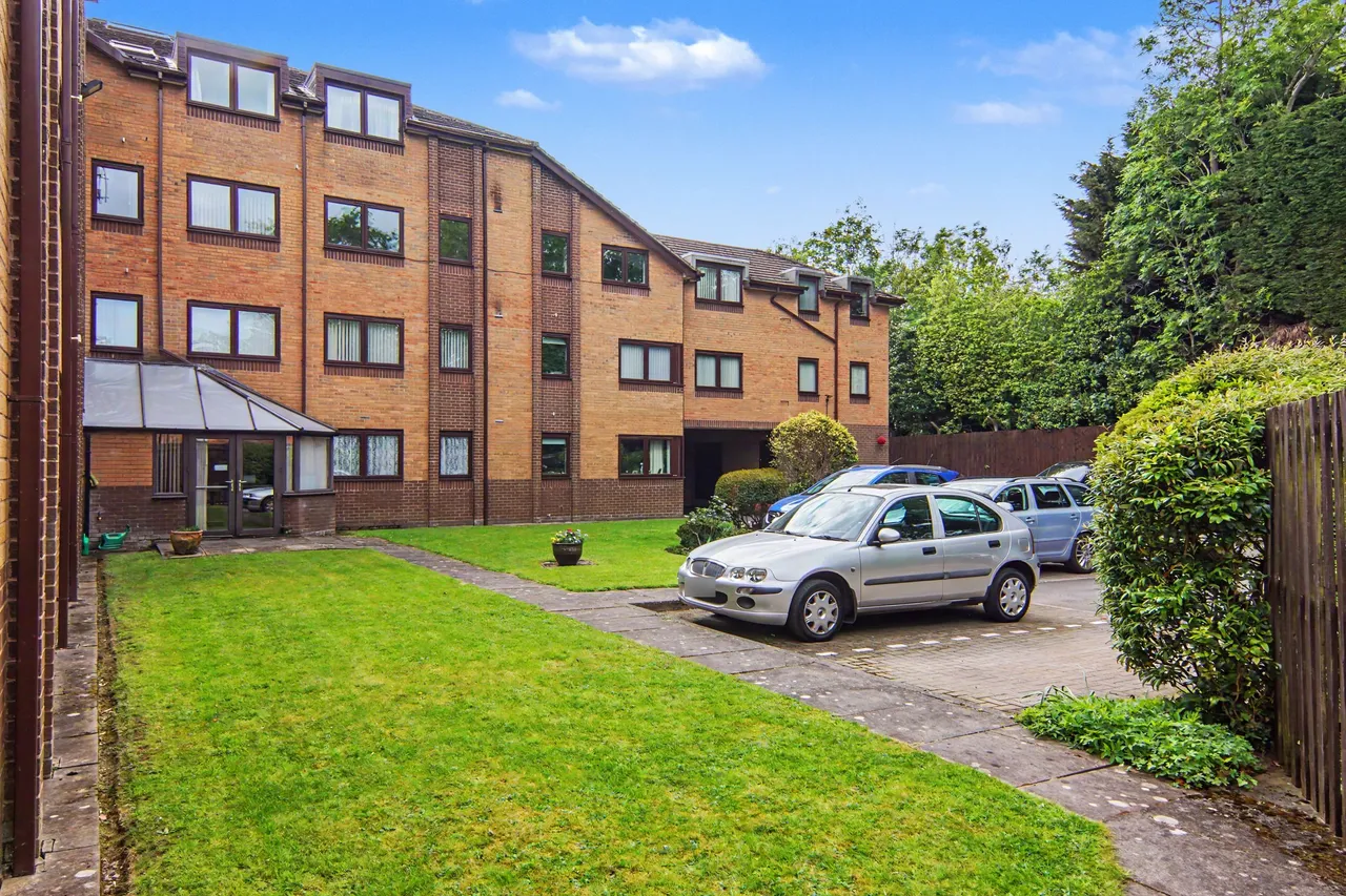 2 bed flat for sale, Sutherland Avenue, Westbrook Court, CV5