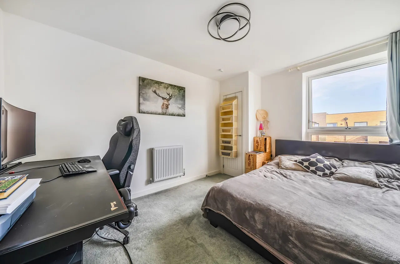 Moorfield Place, Farnborough, GU14, photo 6