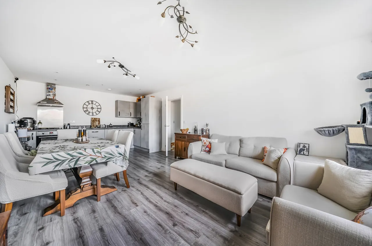 Moorfield Place, Farnborough, GU14, photo 11