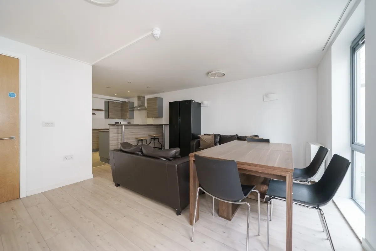 Lakeside Way, Wembley, HA9, photo 4