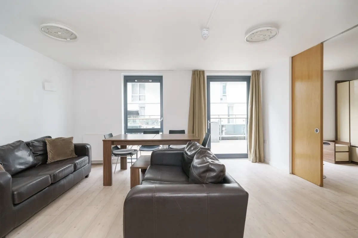 3 bed flat to rent, Lakeside Way, Wembley, HA9