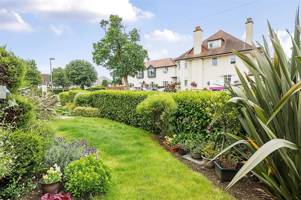 Stuart Road, Highcliffe, BH23, photo 10