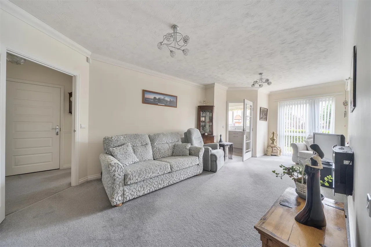 Stuart Road, Highcliffe, BH23, photo 4
