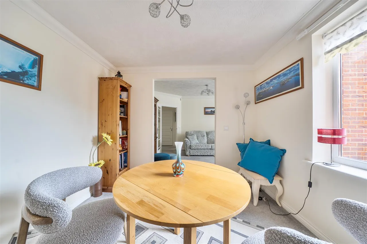 Stuart Road, Highcliffe, BH23, photo 6
