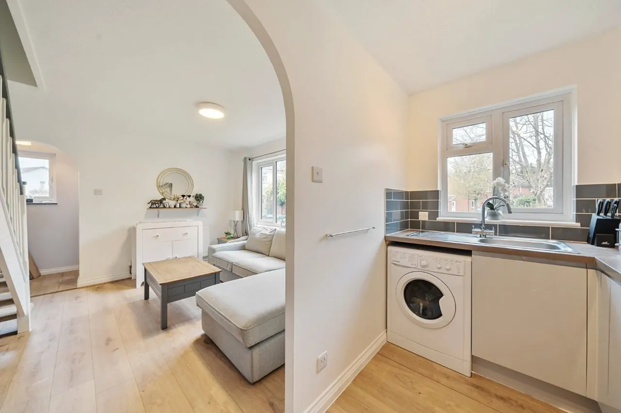 Eyston Drive, Weybridge, Surrey, KT13, photo 5