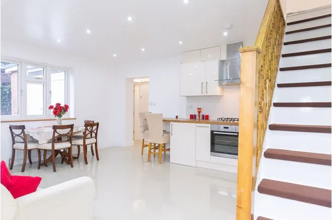Manor Road North, Thames Ditton, KT7, photo 3