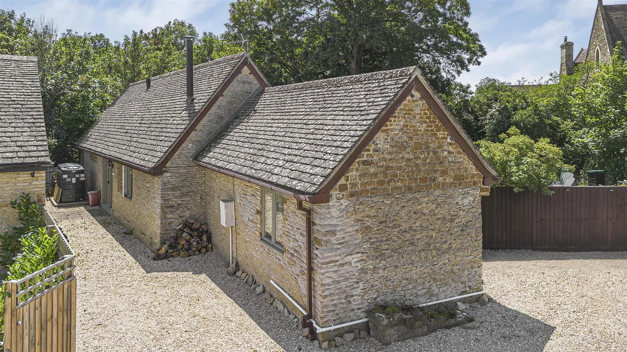3 bed house for sale, Main Street, Duns Tew