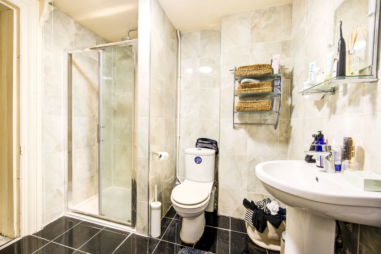 Flat 2, 89 Cornwall Gardens, London, photo 6