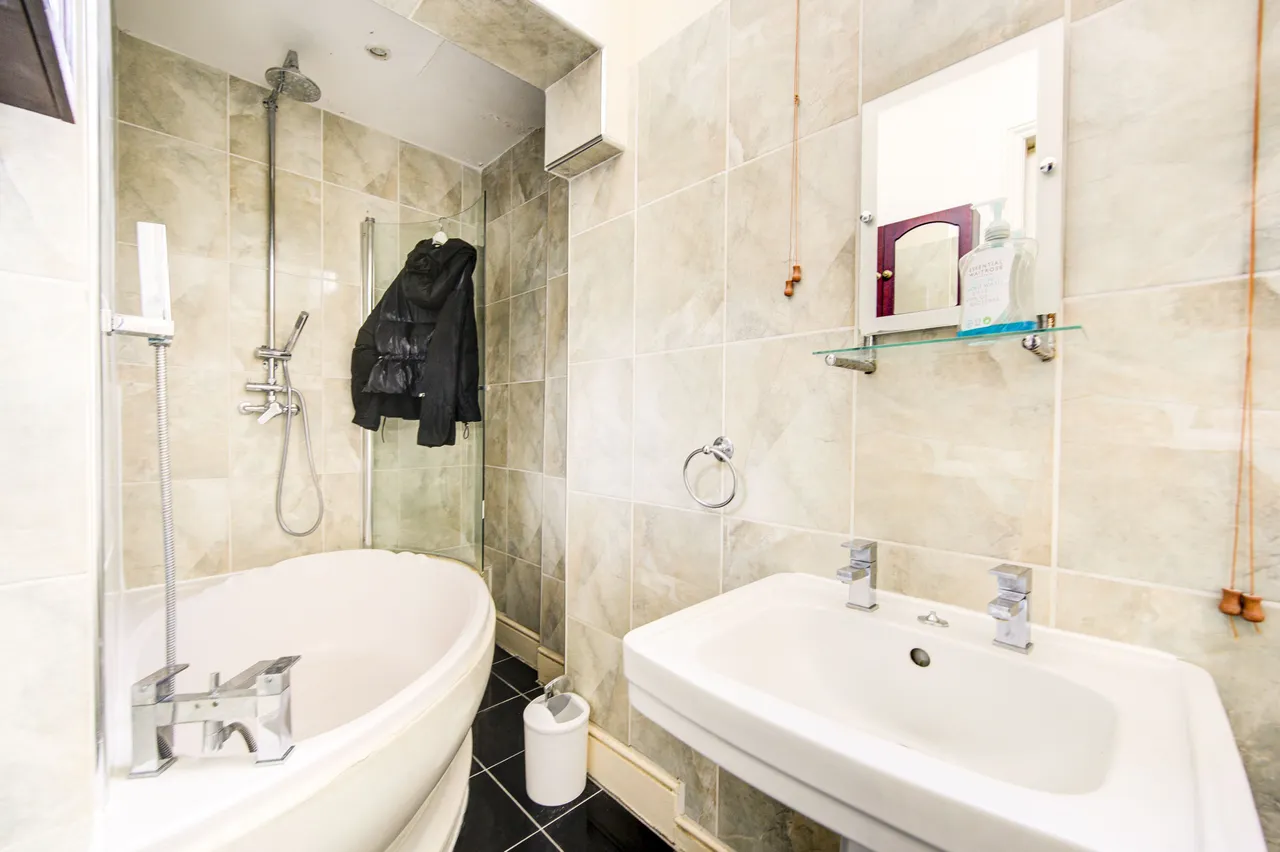 Flat 2, 89 Cornwall Gardens, London, photo 4