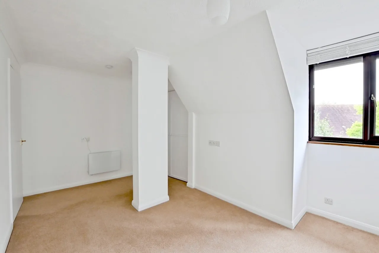 Russell Court, Midhurst, GU29, photo 14