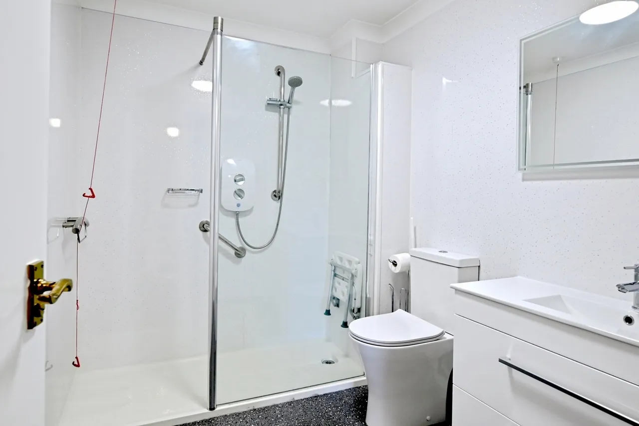 Russell Court, Midhurst, GU29, photo 5