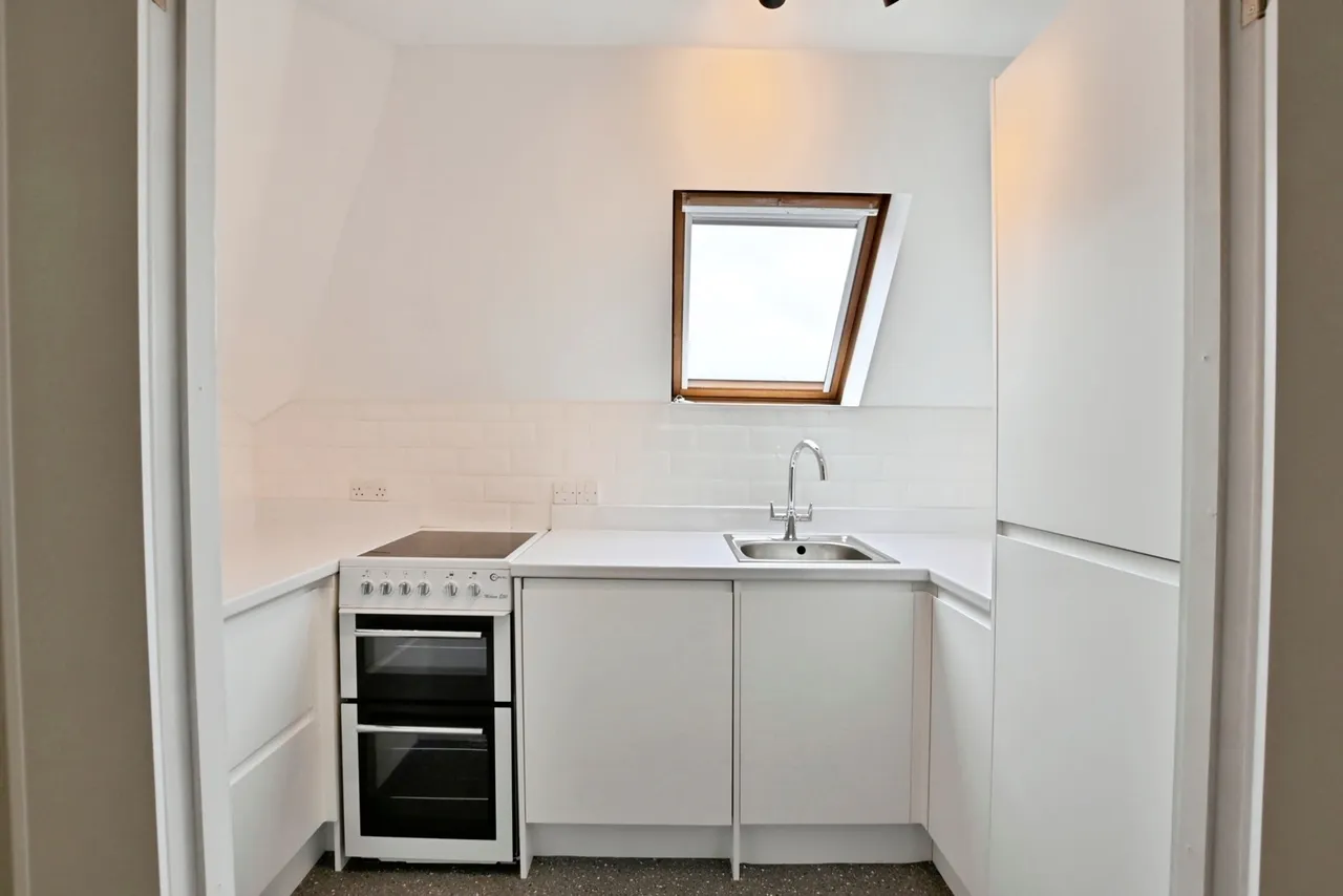 Russell Court, Midhurst, GU29, photo 4