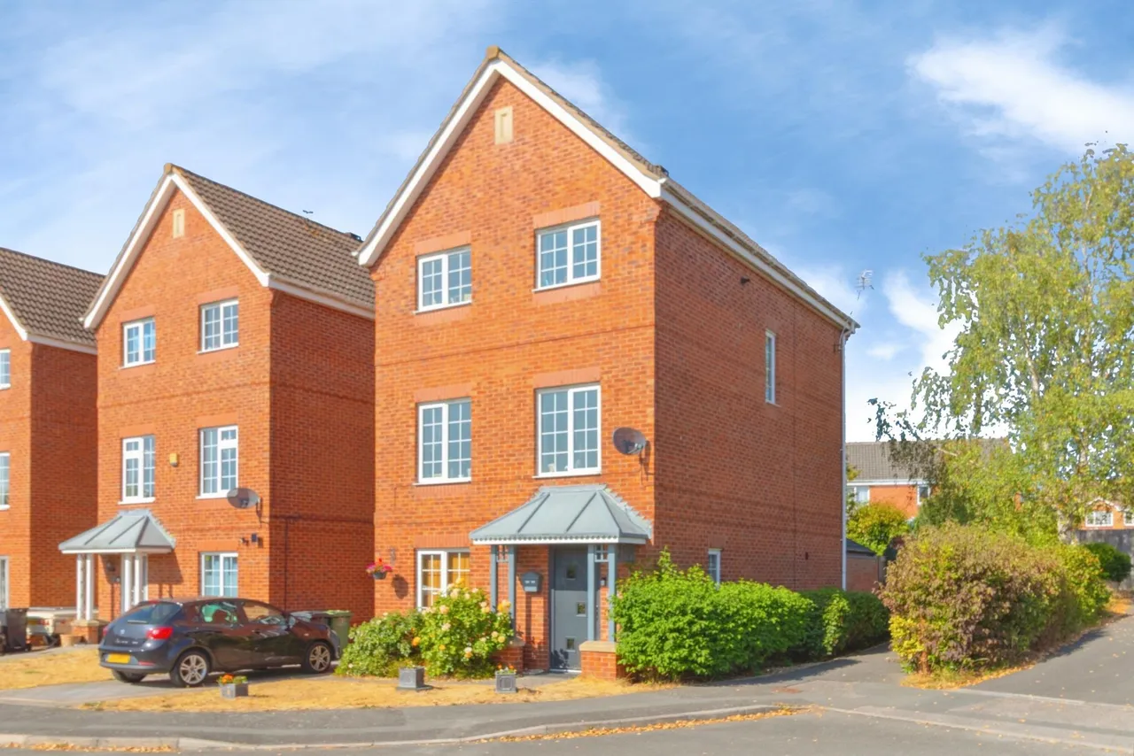 4 bed house for sale, Weir Close, Wigston, LE18