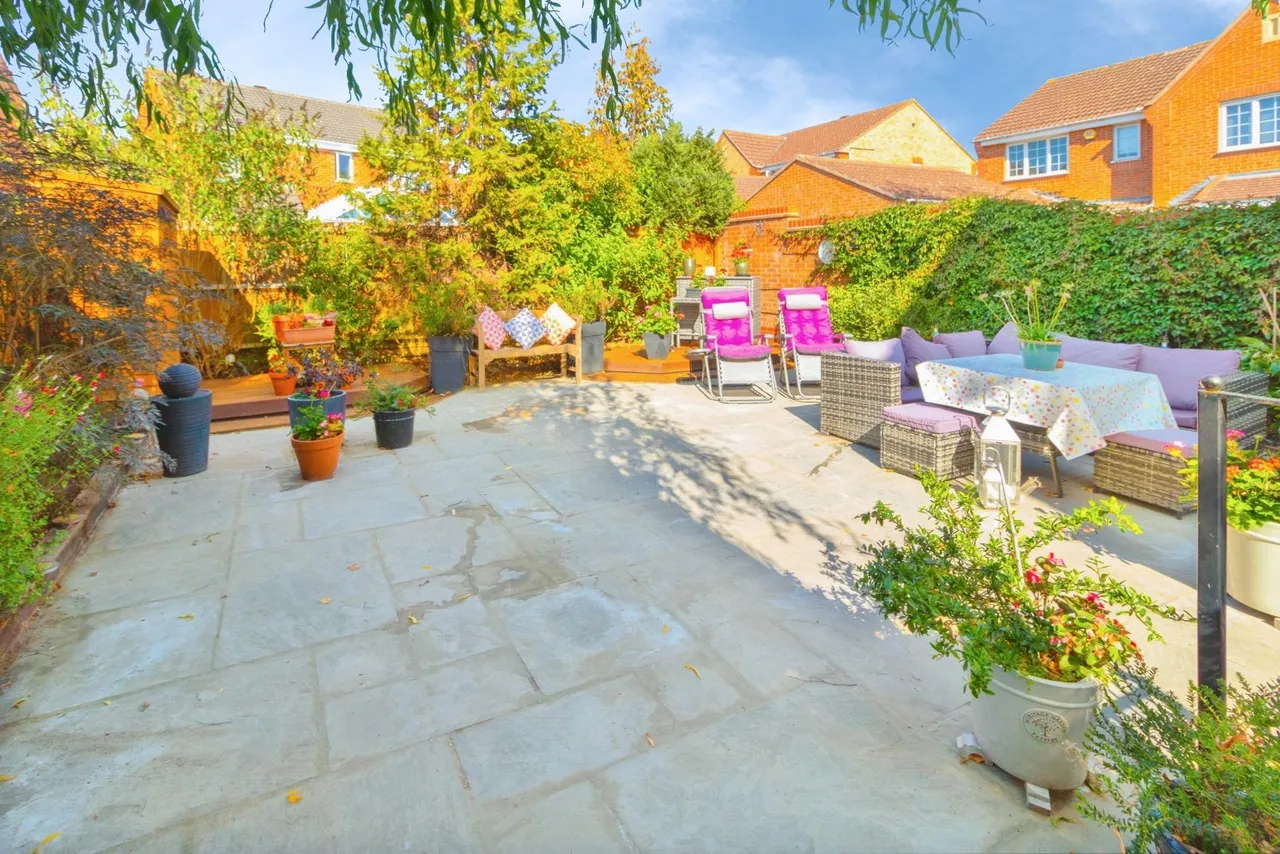 Weir Close, Wigston, LE18, photo 4