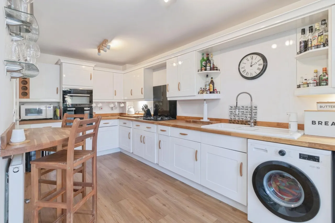 Weir Close, Wigston, LE18, photo 2