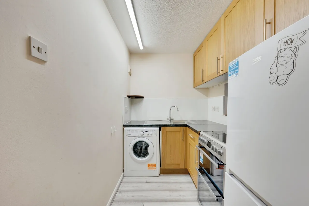 Turnpike Lane, Sutton, SM1, photo 3