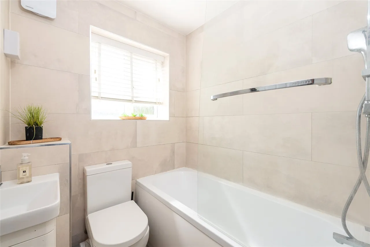 Newbolt Close, Newport Pagnell, MK16, photo 13
