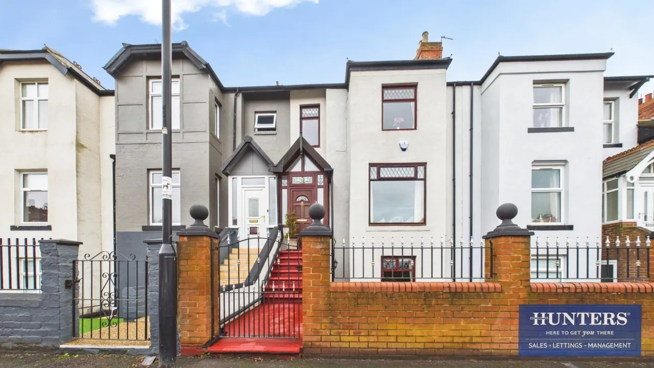 3 bed house for sale — Side Cliff Road, Roker, Sunderland