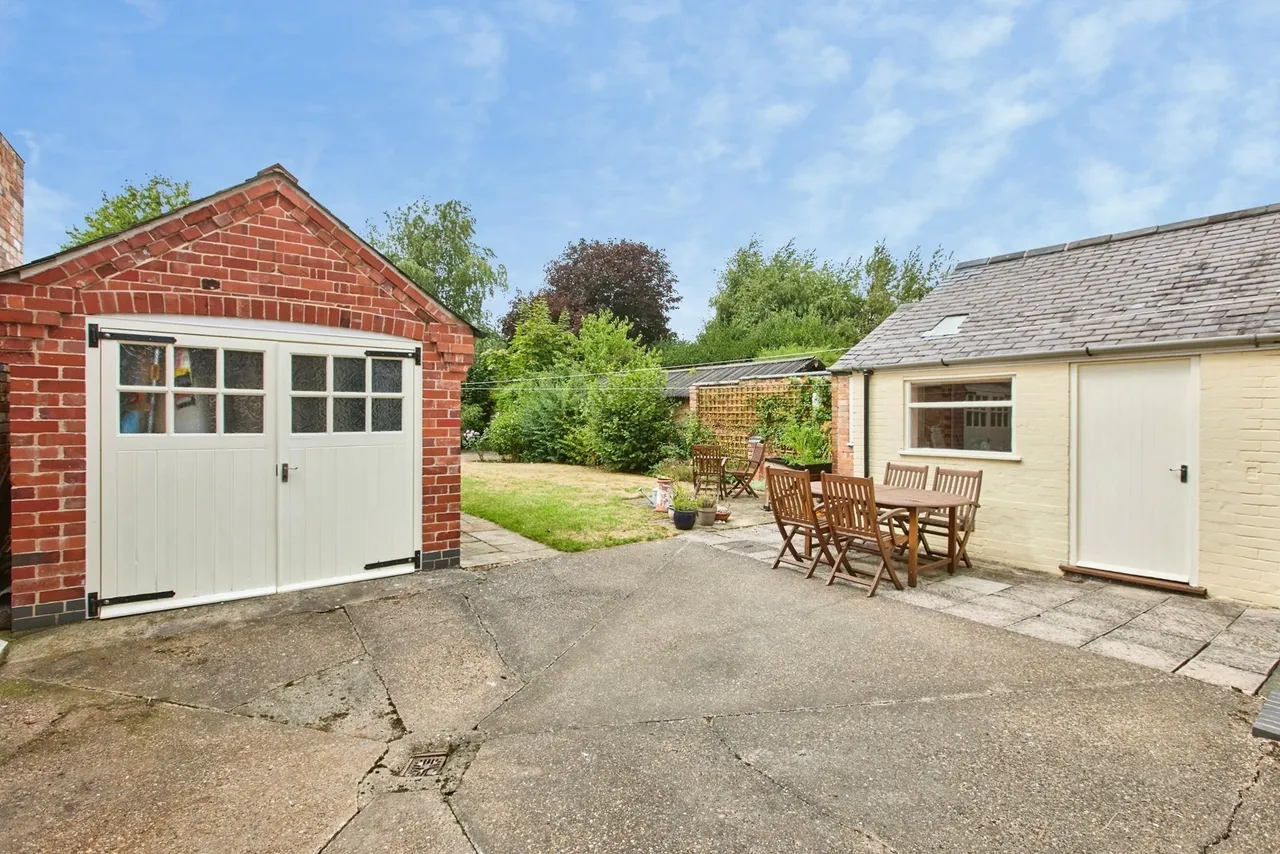 Hawthorne Avenue, Nottingham, NG10, photo 24