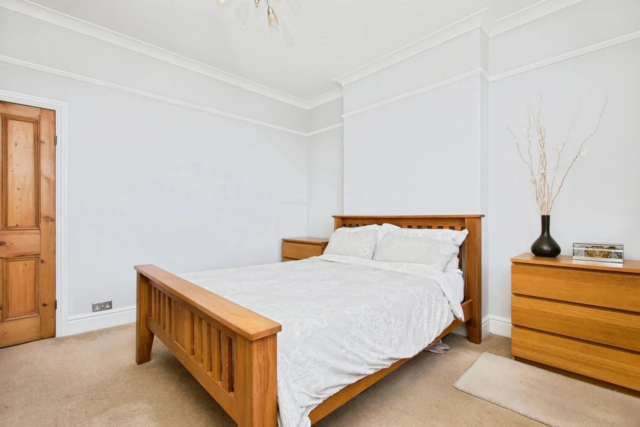 Hawthorne Avenue, Nottingham, NG10, photo 17